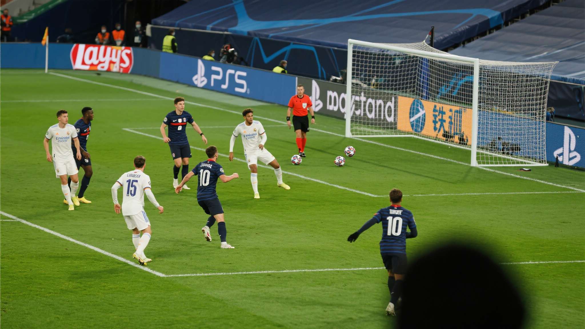 11打10!FIFA第5仍1-2落败 近4场仅1胜 名帅能带队问鼎世界杯? 此役细节值得深究:全员健康,又多踢约半个小时,下半场接连丧失机会,却被十人阵容抓